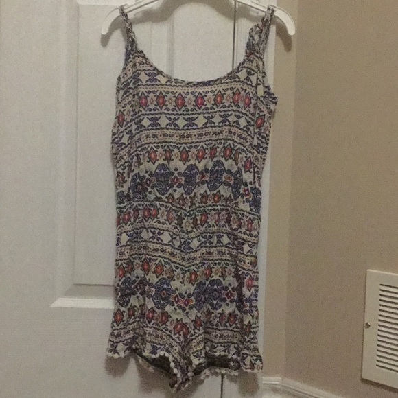 Romper - Picture 2 of 3